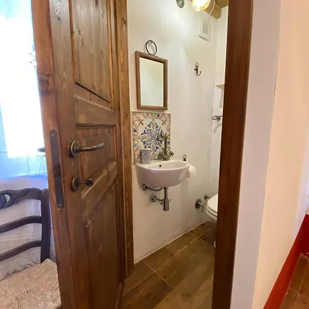 Sa Domu De Don Ninnu Bed and breakfast 3*