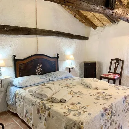 לינה וארוחת בוקר Sa Domu De Don Ninnu 3*